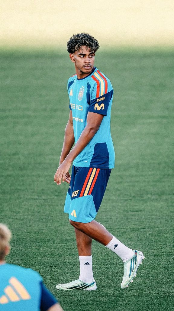 Lamine Yamal en un entrenamiento en la Ciudad del Fútbol de Las Rozas, donde la selección prepara la Nations League