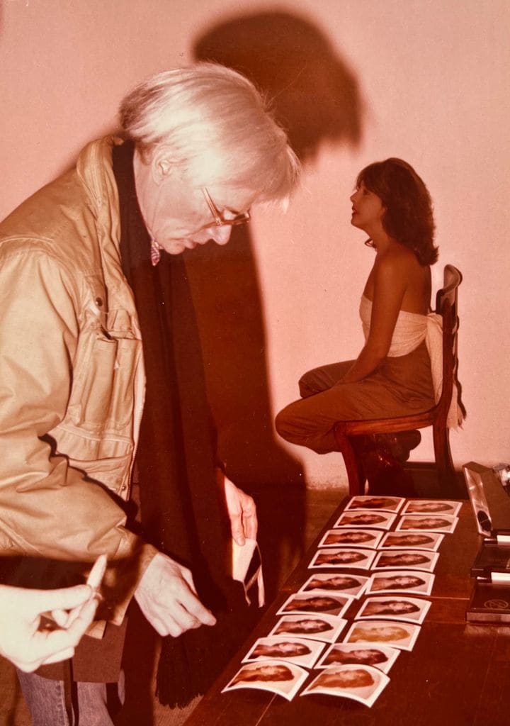 Andy Warhol visita su exposición en Madrid