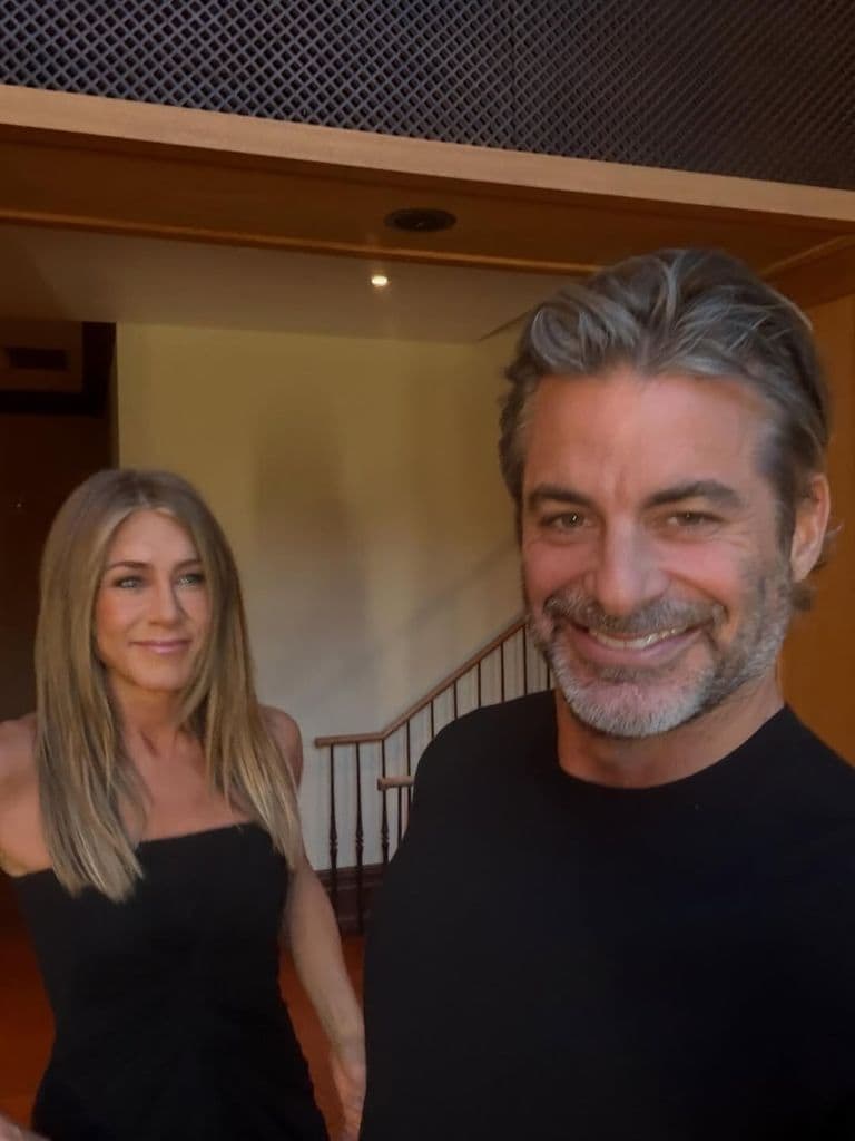 Jennifer Aniston y Jim Curtis, felices y enamorados