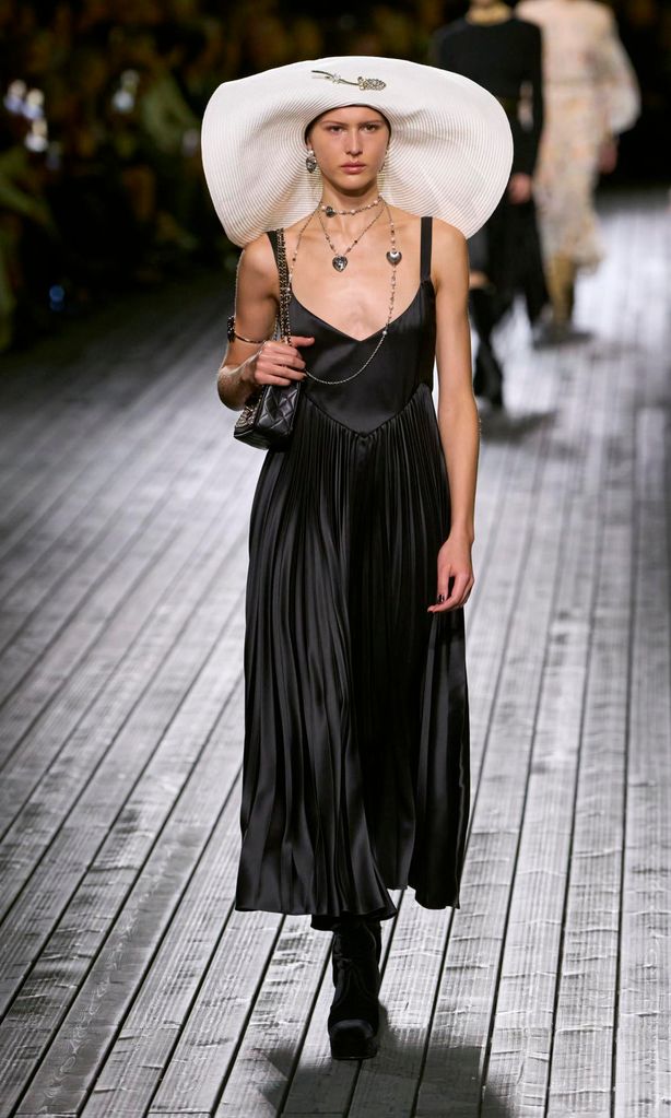 el nuevo quot little black dress quot 