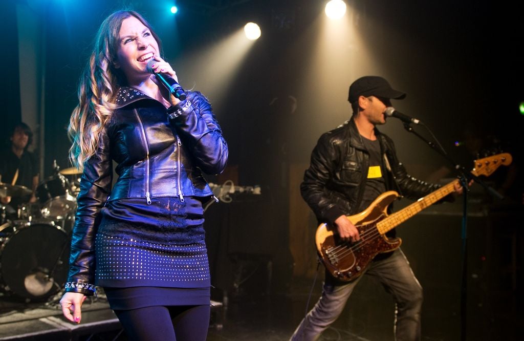 Leire Martinez y Alvaro Fuentes durante un concierto en 2012