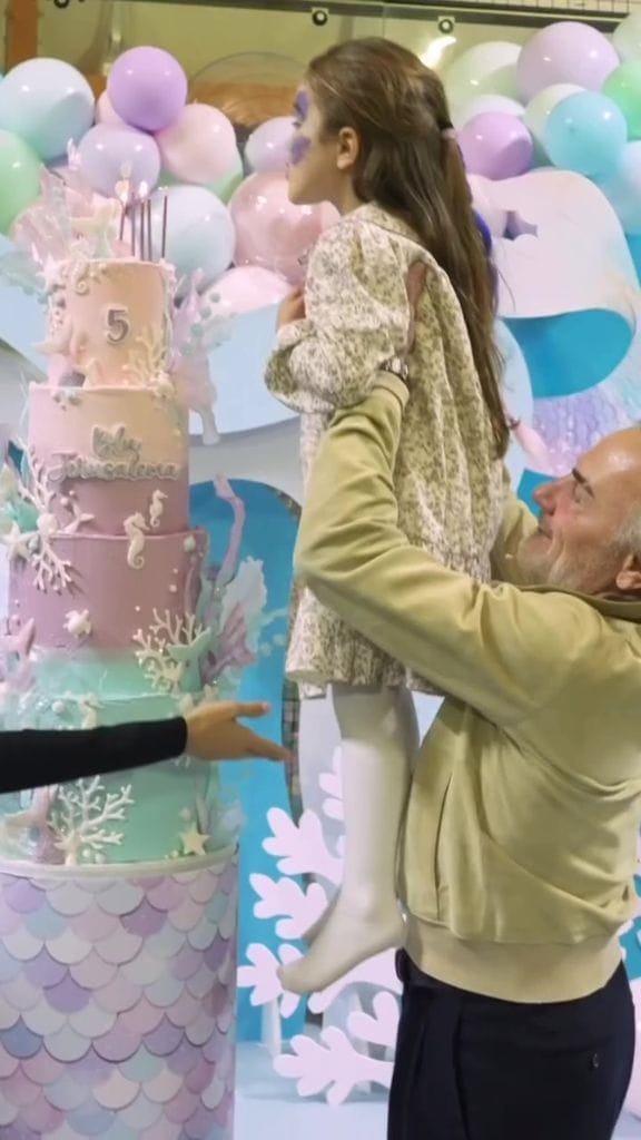 Uno de los momentos más esperados fue cuando Blu sopló las velitas de su pastel.