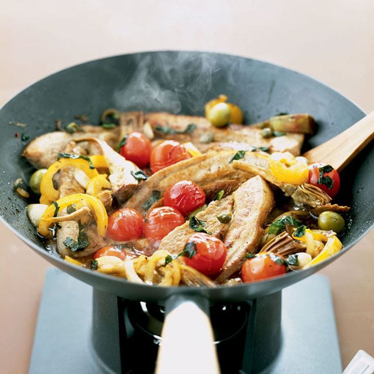 wok pollo olivas pimientos amarillos