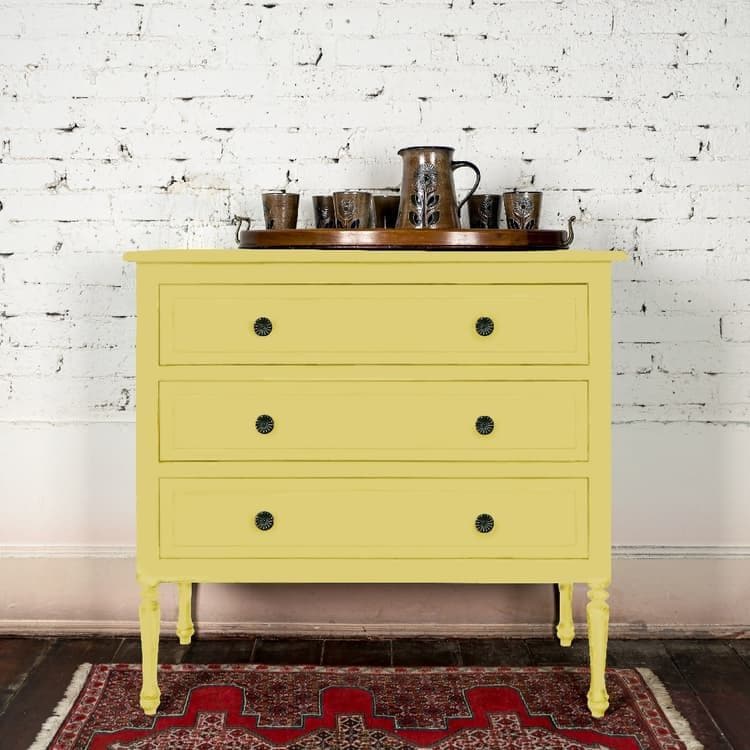 Cómoda amarilla