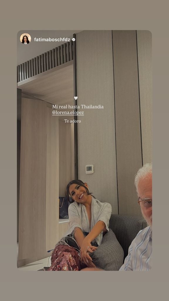 Lorena López con la familia de Fátima Bosch.