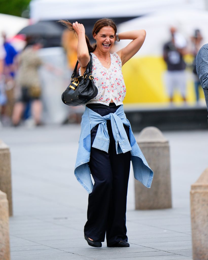 Katie Holmes en el set de "Happy Hours" en Nueva York
