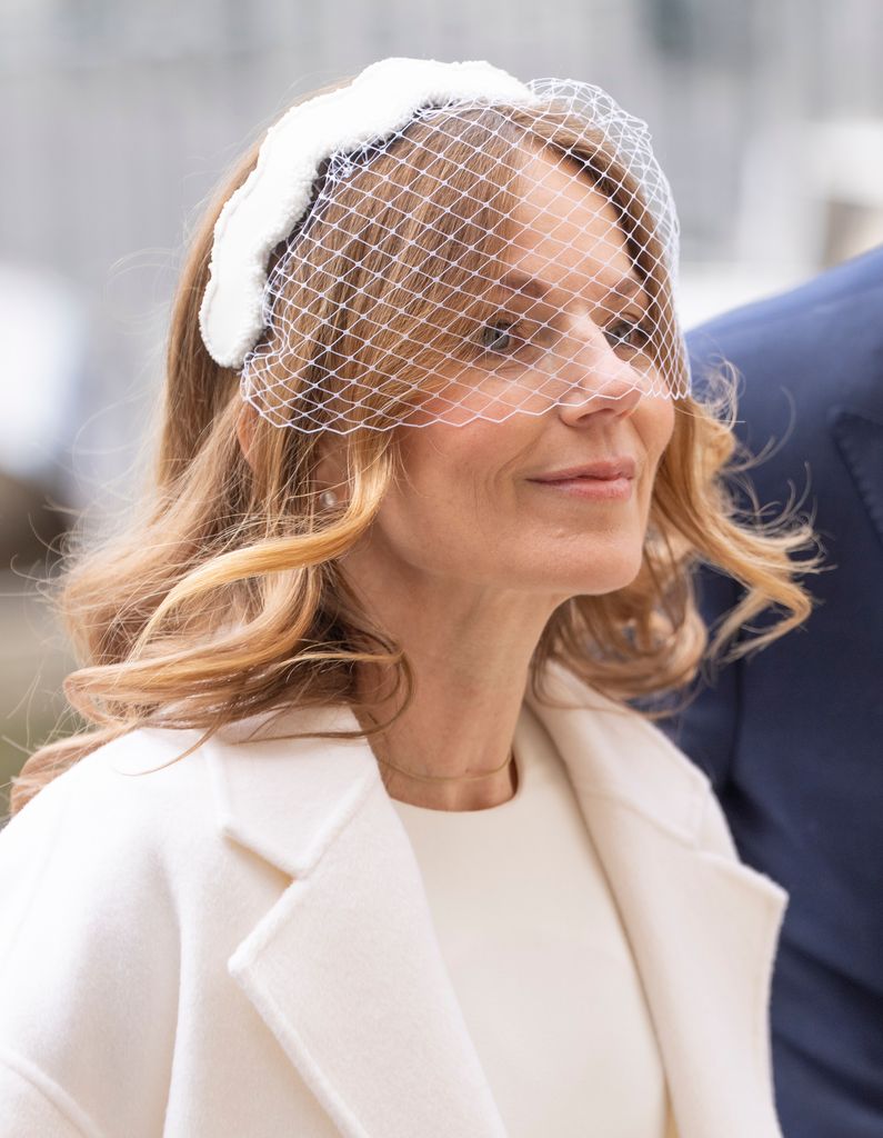 Geri Halliwell vistiendo de blanco, su color favorito. 