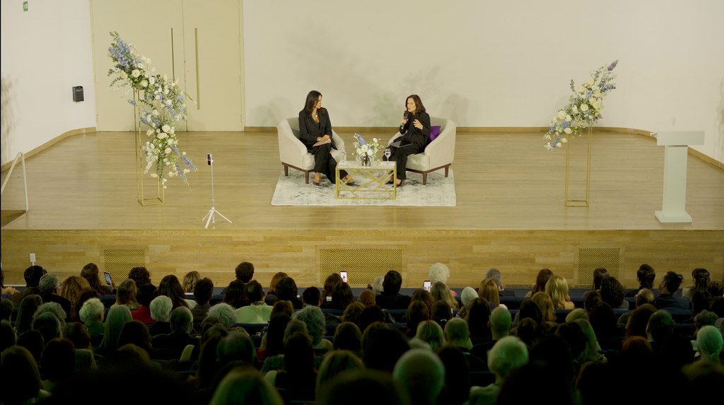 Gloria Calzada presentó su libro 'Una vida platino'.