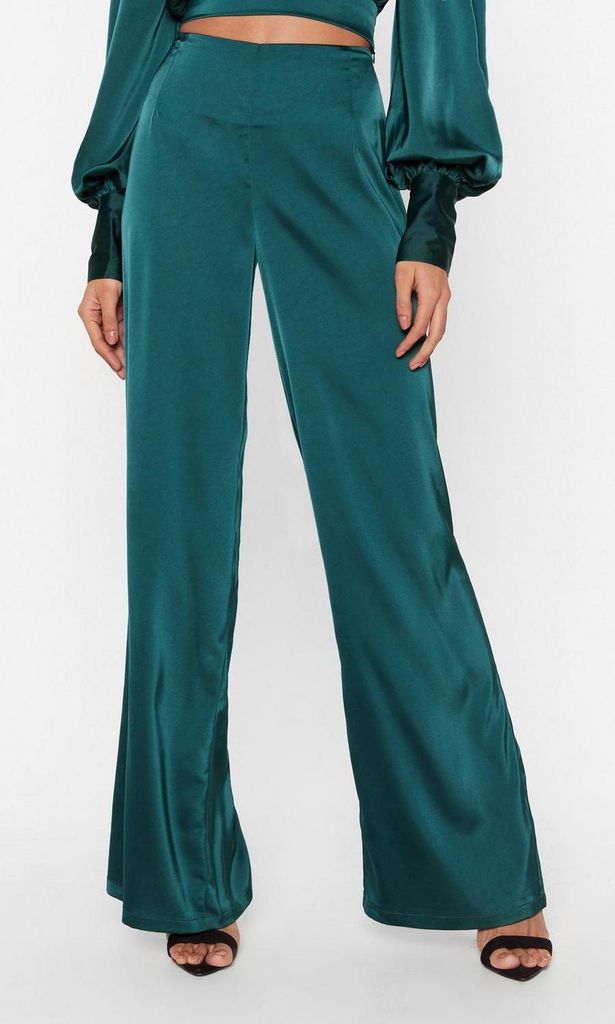 pantalones de cintura alta y pierna alta satin fever de nasty gal