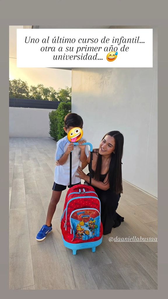 Paula Echevarría, una mamá muy orgullosa: "Uno al último curso de infantil y otra a su primer año de universidad"