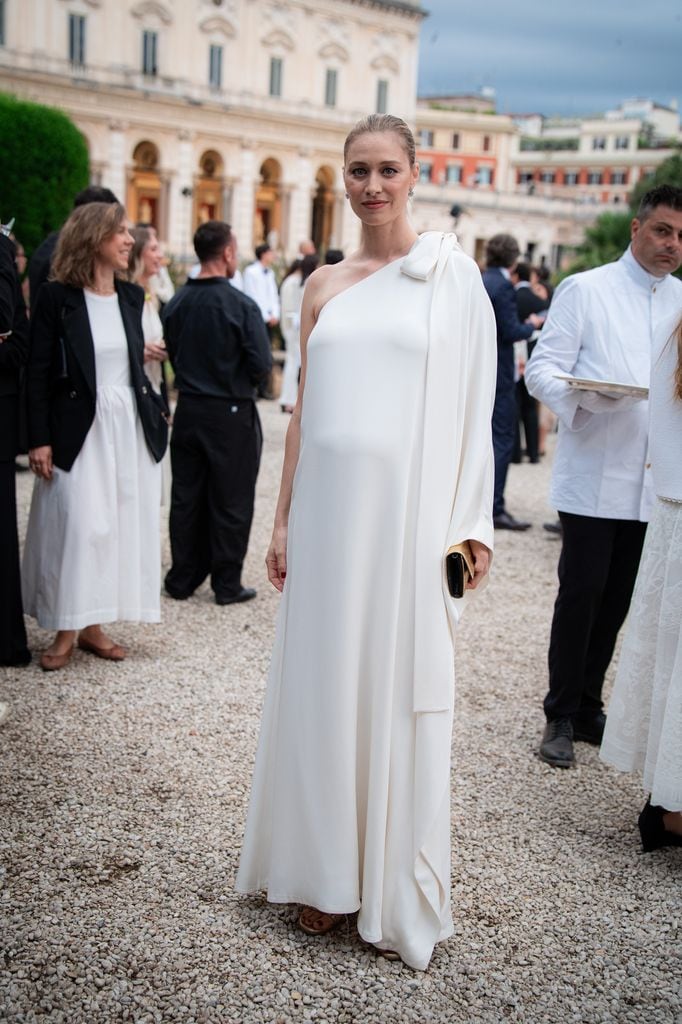 Rumores de embarazo de Beatrice Borromeo en el desfile de Dior