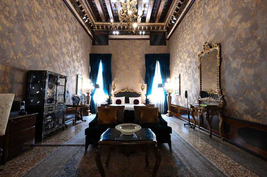 Habitación del Palazzo Venart Luxury Hotel, en Venecia. Este exclusivo alojamiento forma parte del despliegue previsto para la fastuosa boda de Jeff Bezos y Lauren Sánchez, que se celebrará del 24 al 26 de junio