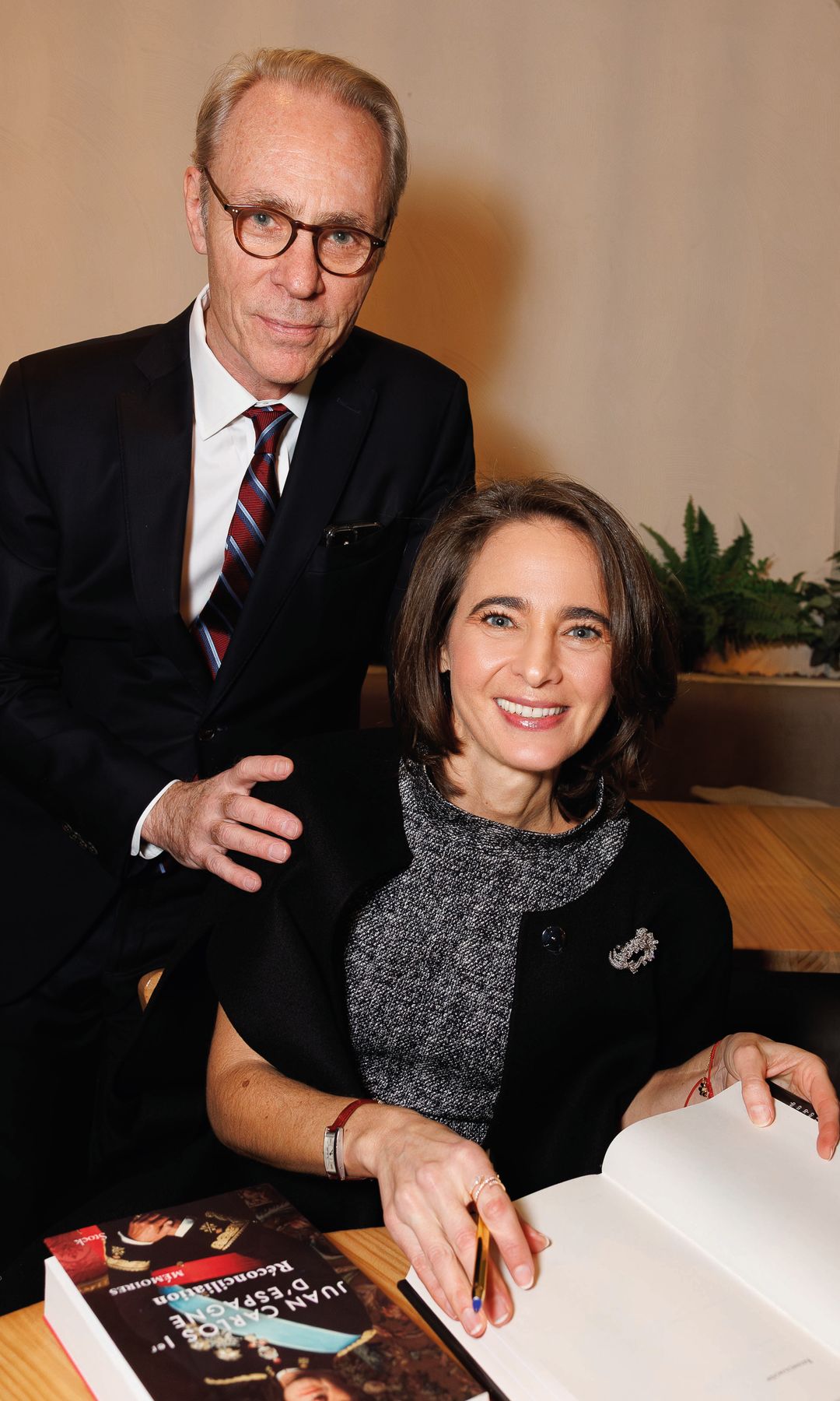 La escritora Laurence Debray con su marido, Émile Servan-Schreiber