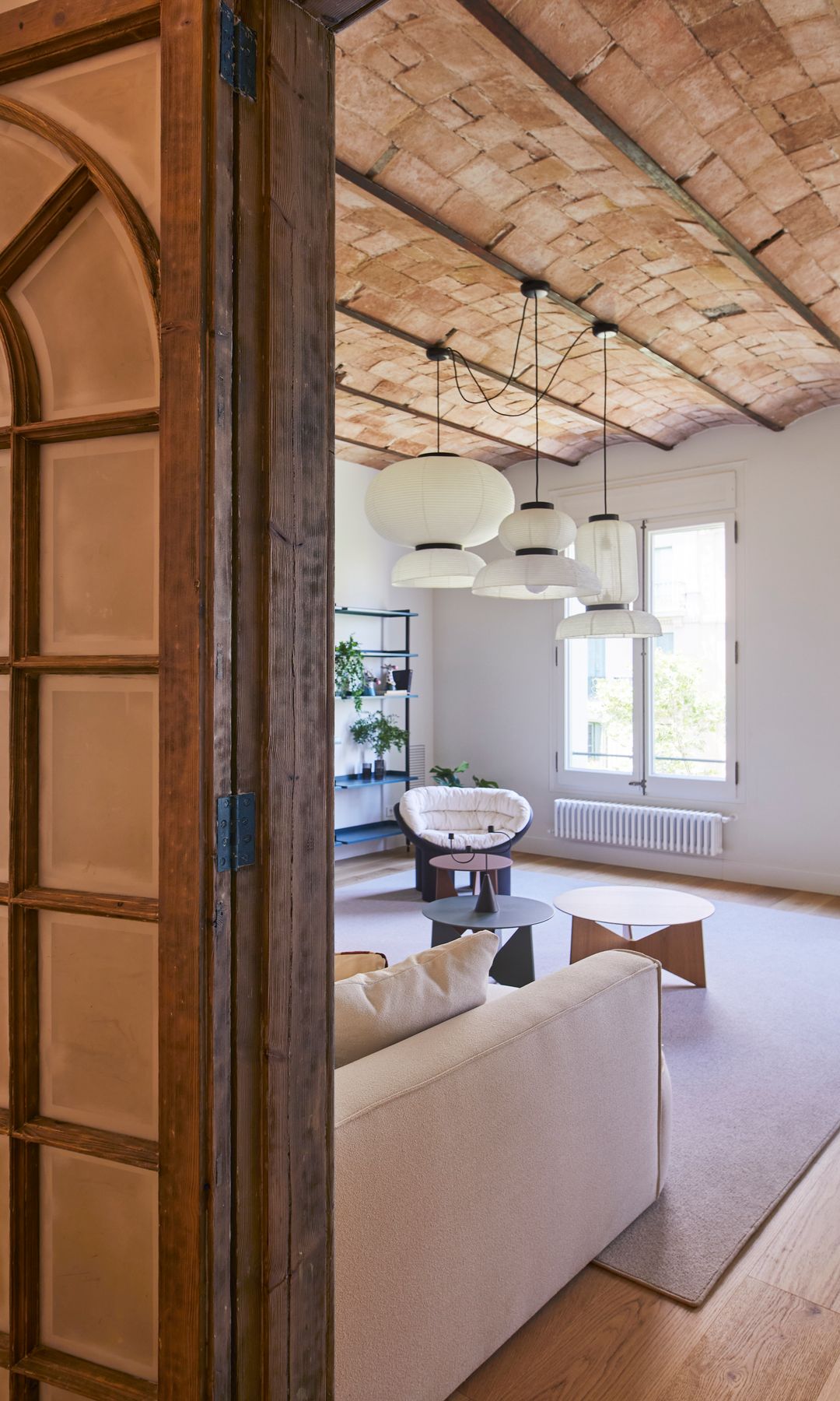Salón con techo con bovedilla