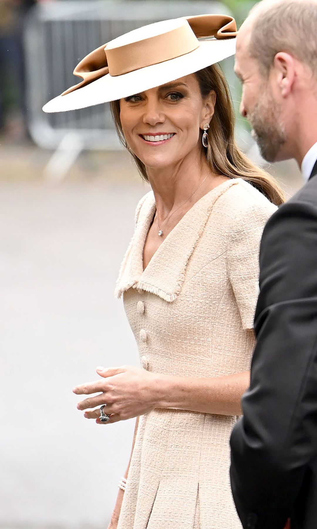 Los príncipes de Gales acudieron a la ceremonia de Peter Phillips, sobrino del rey Carlos III, y Harriet Sperling