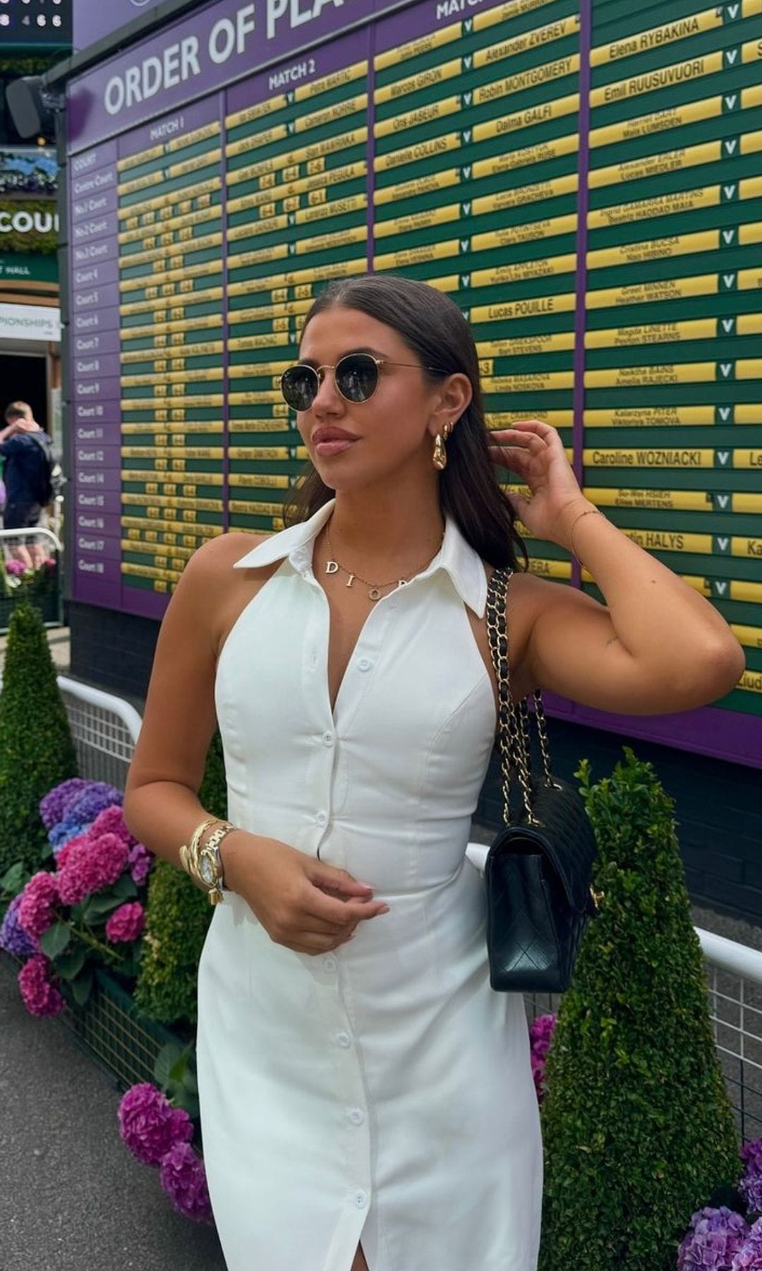 Look con vestido blanco en Wimbledon