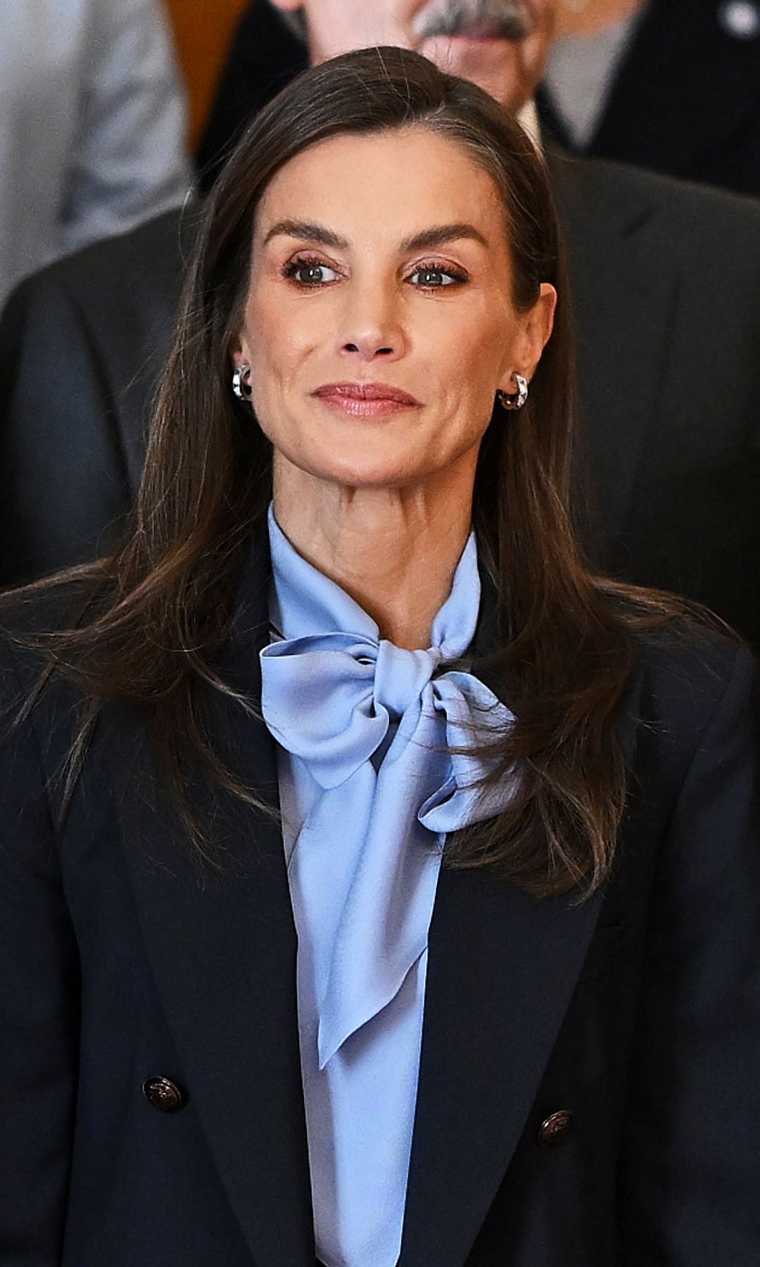La reina Letizia moderniza en su ciudad natal uno de los looks más icónicos de Lady Di de los años 80