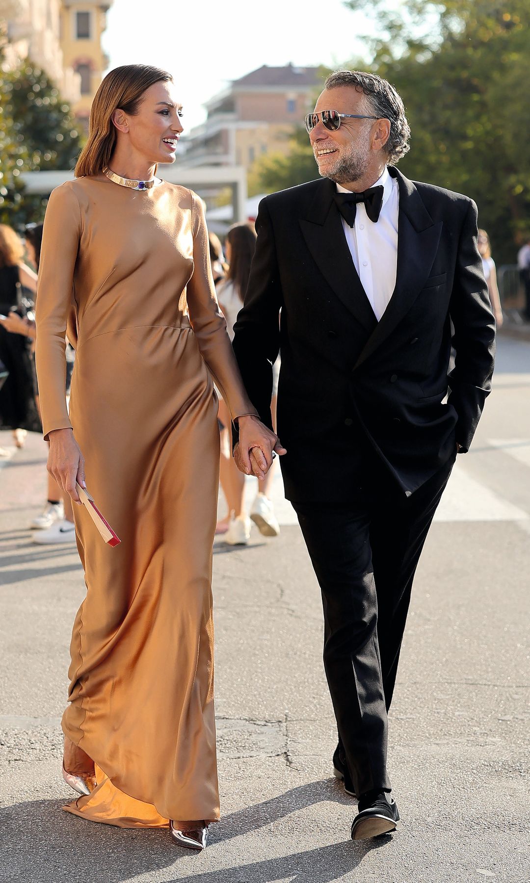 Nieves Álvarez y Bill Saad se conocieron en septiembre de 2021 y en diciembre de ese año comenzó su historia de amor. Aunque no fue hasta marzo del año siguiente cuando en ¡HOLA! desvelamos la relación entre la modelo, empresaria y presentadora y el hombre de negocios libanés. Desde entonces, se volvieron inseparables e iniciaron un camino juntos en el que ahora han decidido dar un paso más y darse el "sí, quiero". 