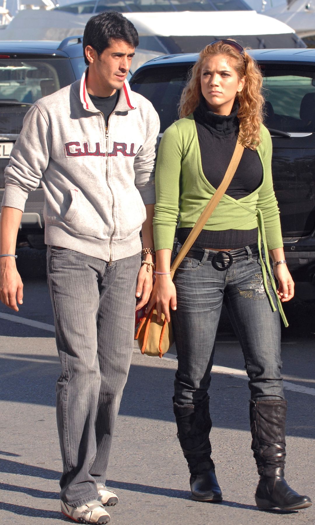 Víctor Janeiro y Beatriz Trapote paseando por las calles de Marbella el 4 de diciembre de 2007