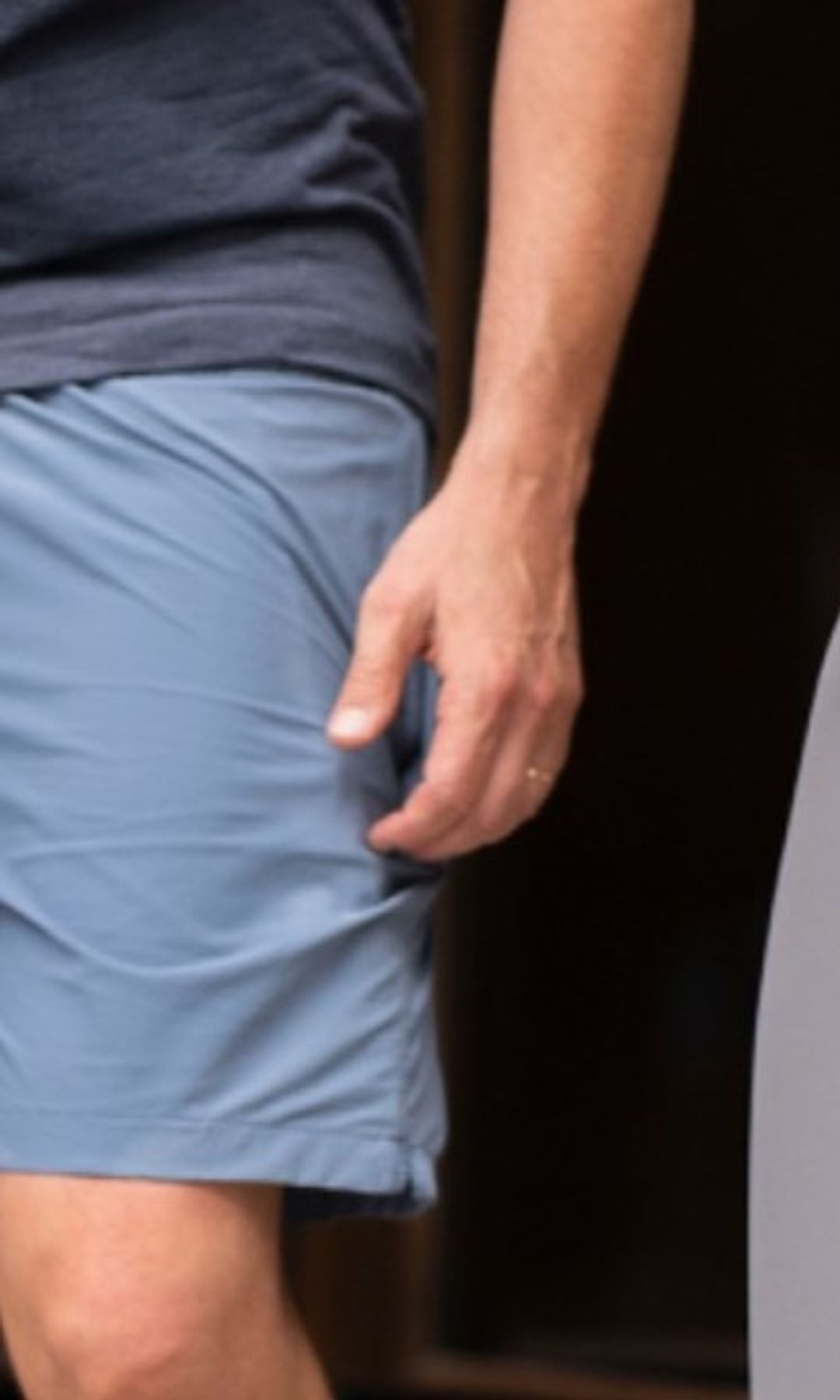 Bradley Cooper llamó la atención al lucir un discreto anillo en el dedo anular de su mano izquierda