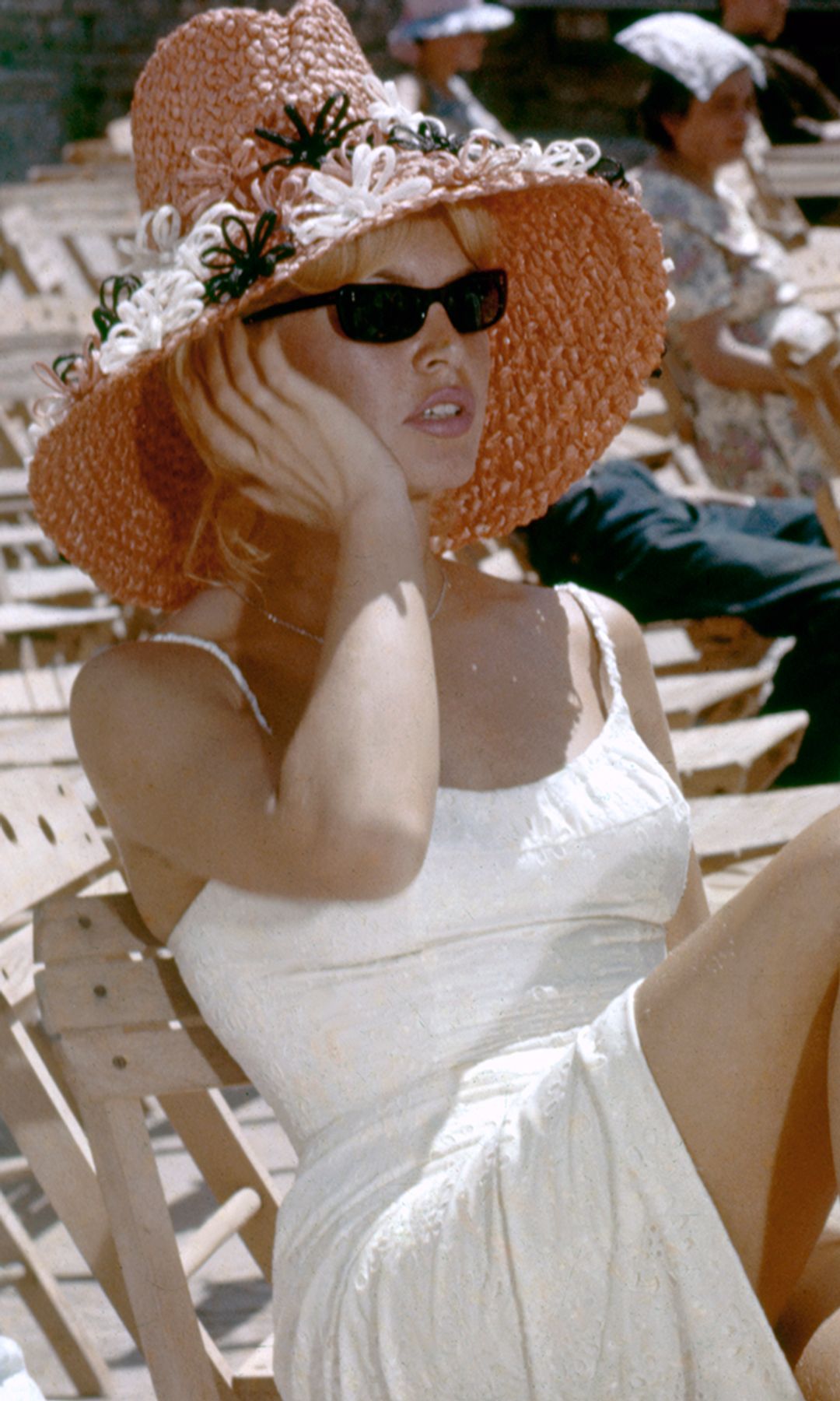 Por qué los looks de verano de Jackie Kennedy, Brigitte Bardot o Lady Di no pasan de moda medio siglo después