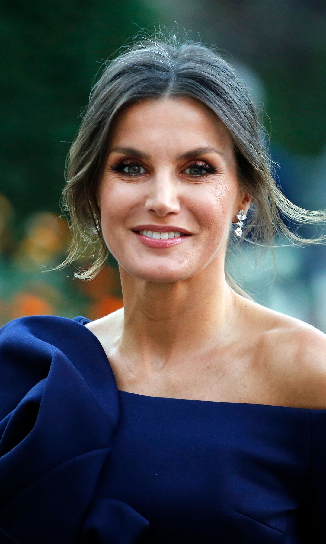 El look español con el que la reina Letizia deslumbró en su primer encuentro con los Macron hace 8 años: "Es imposible olvidarlo"