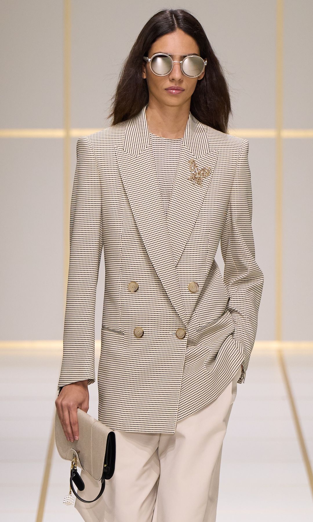 El homenaje a Giorgio Armani conquista Milán: de su traje de Primera Comunión a su influencia en los años 80