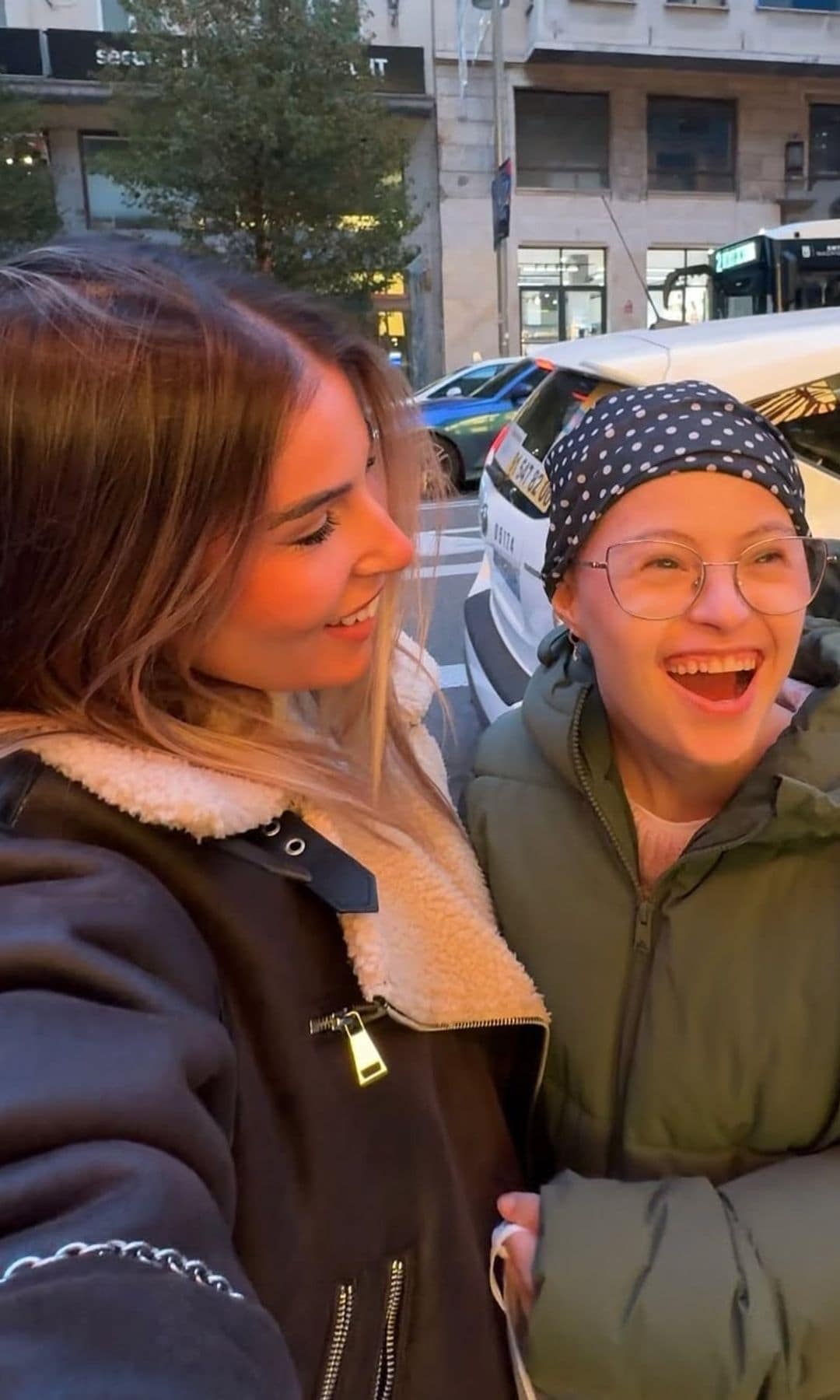 Muere Paula Cisneros, hermana de la influencer Sara Cisneros, que visibilizó el síndrome de Down en las redes sociales