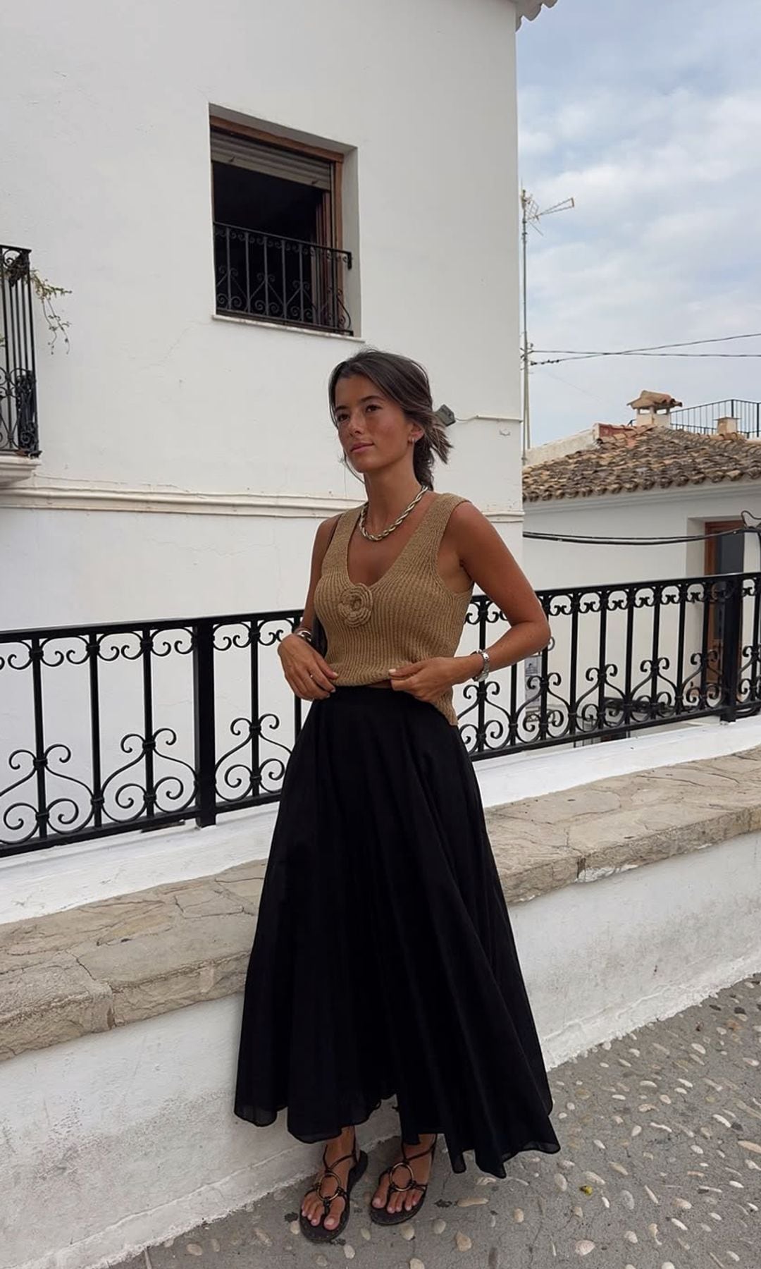 ¡HOLA! Fashion Cómo vestir de negro todos los días de la semana