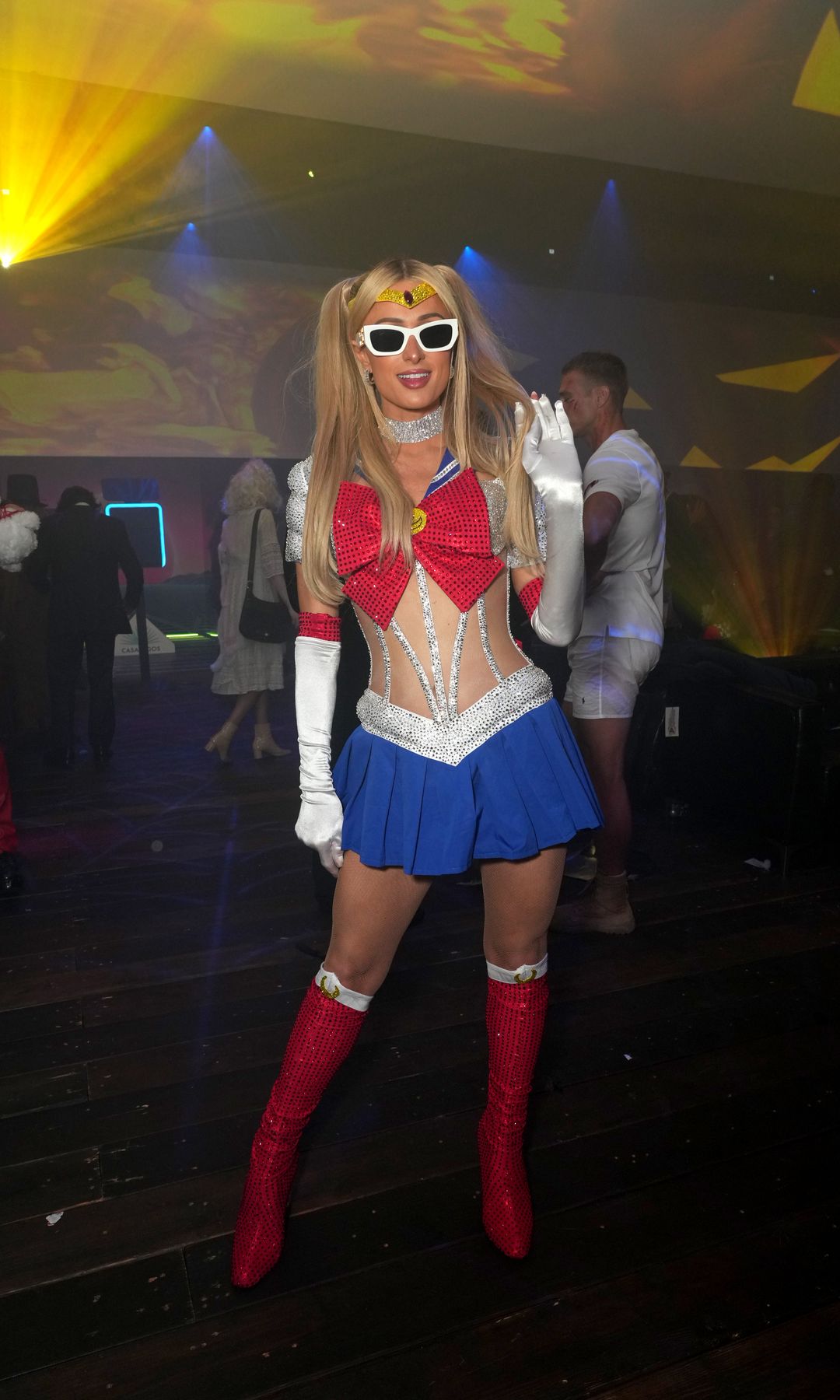 Paris Hilton es apasionada de los disfraces y ha encontrado como incluir a toda su familia en Halloween.