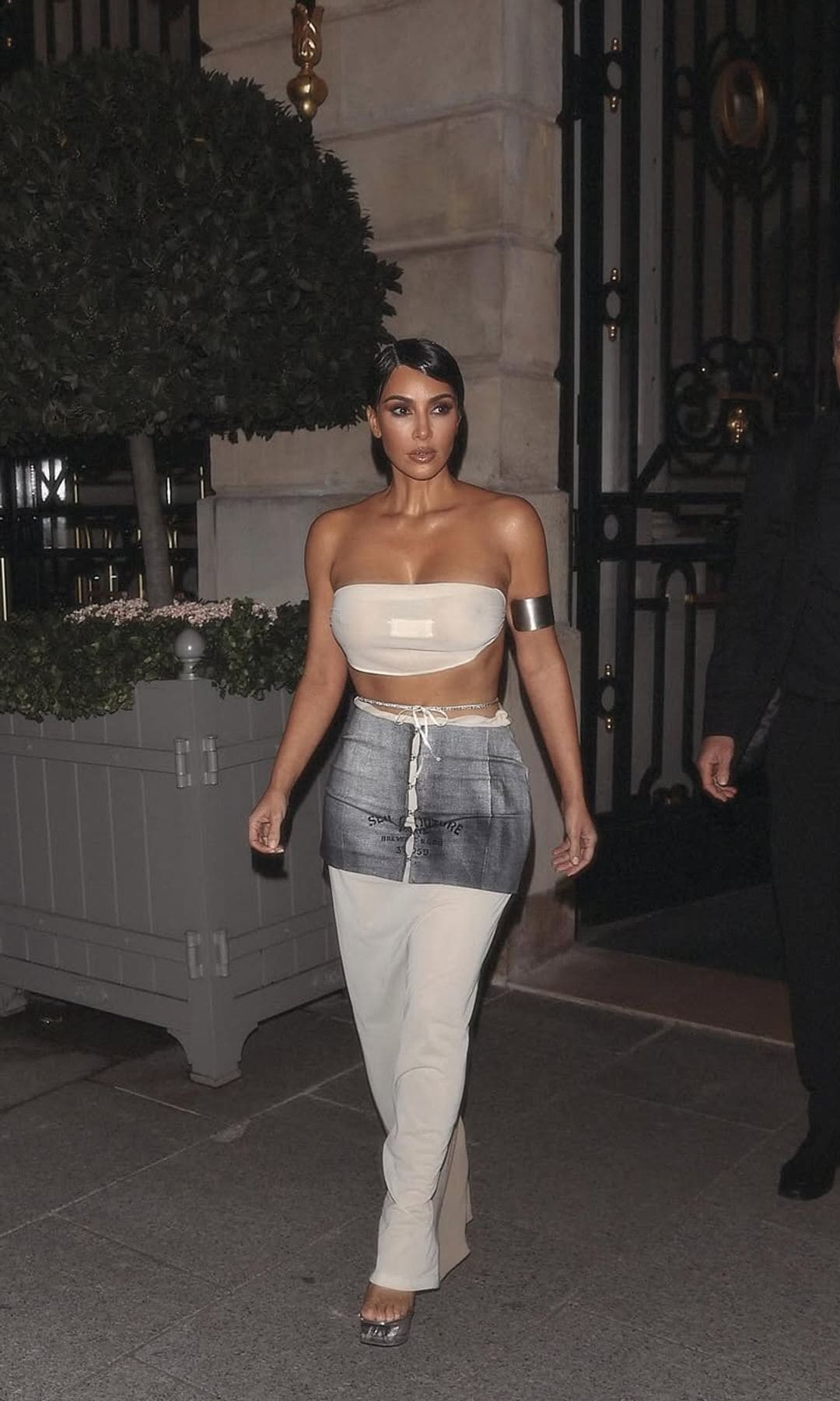 Kim Kardashian lleva un corte de pelo corto como el de su madre