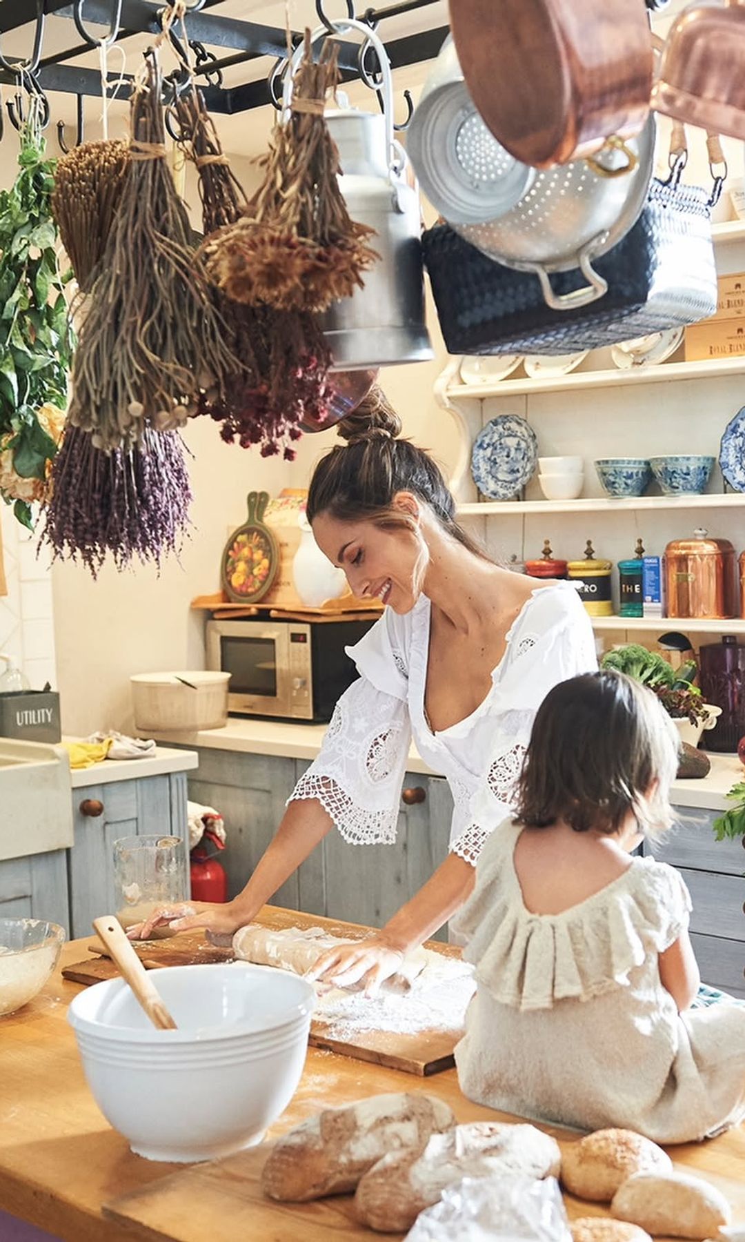 La modelo Ariadne Artiles preparando una receta saludable