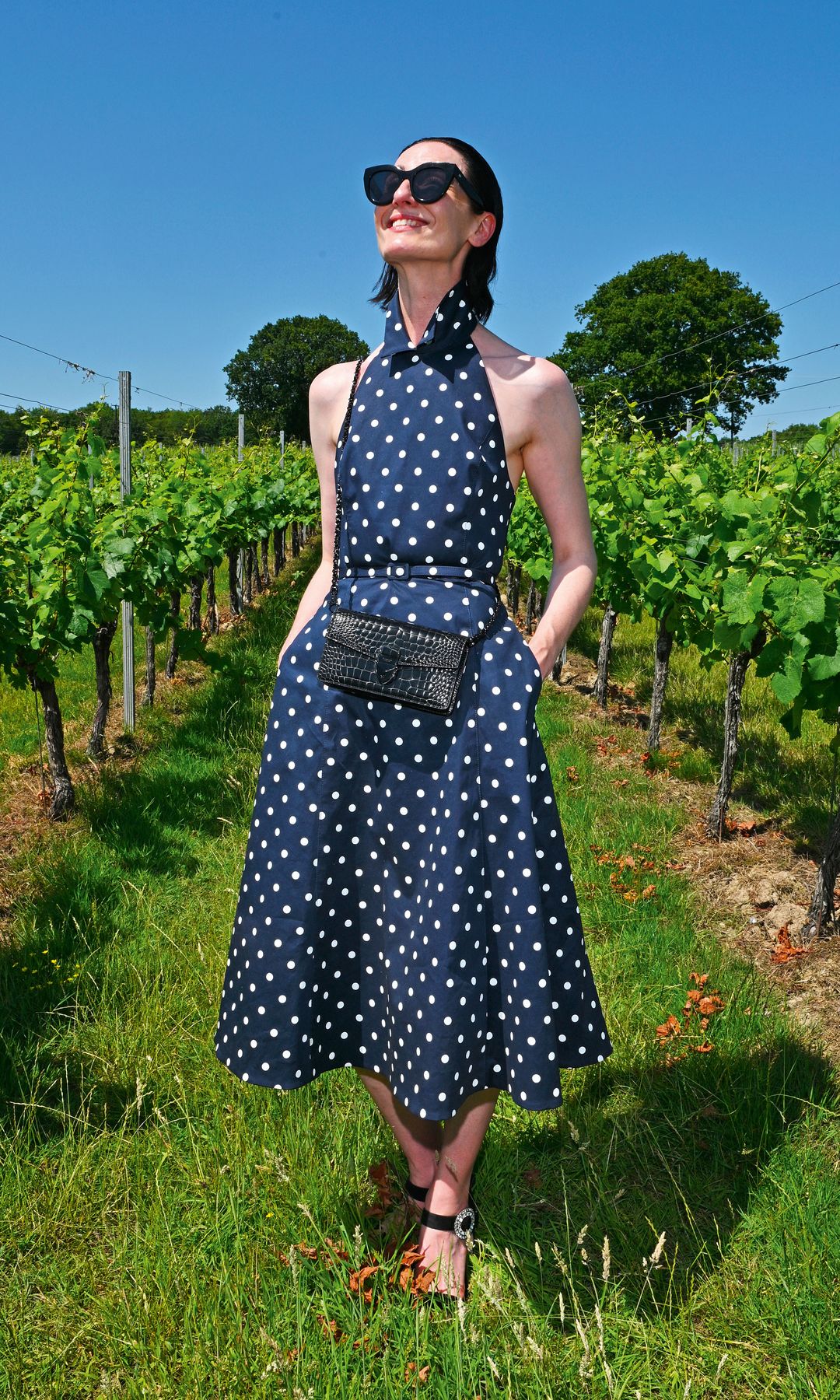 Mujer disfrutando del aire libre 