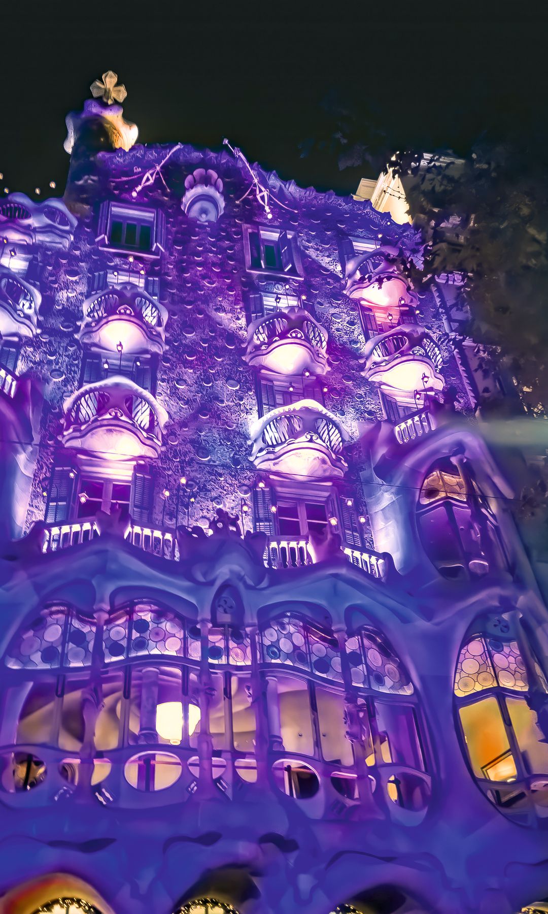 Navidad en Barcelona, edificio de la Casa Batlló, de Gaudí, recién elegida Capital Europea de la Navidad 2026