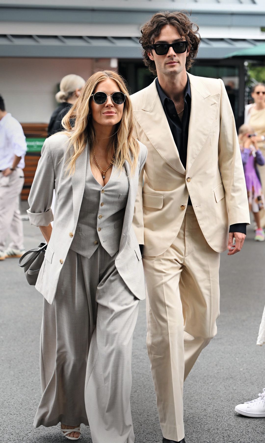 Sienna Miller y Oli Green ('The Crown')