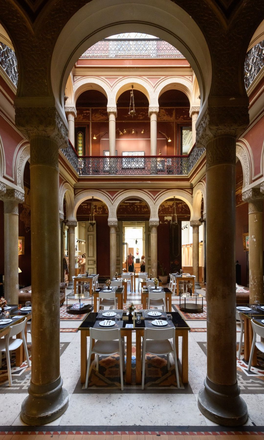 La encantadora Galería comercial Embaixada, situada en el interior del Palácio Ribeiro da Cunha de Lisboa