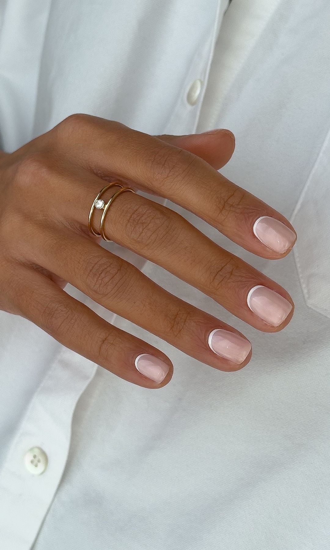 Manicura francesa invertida