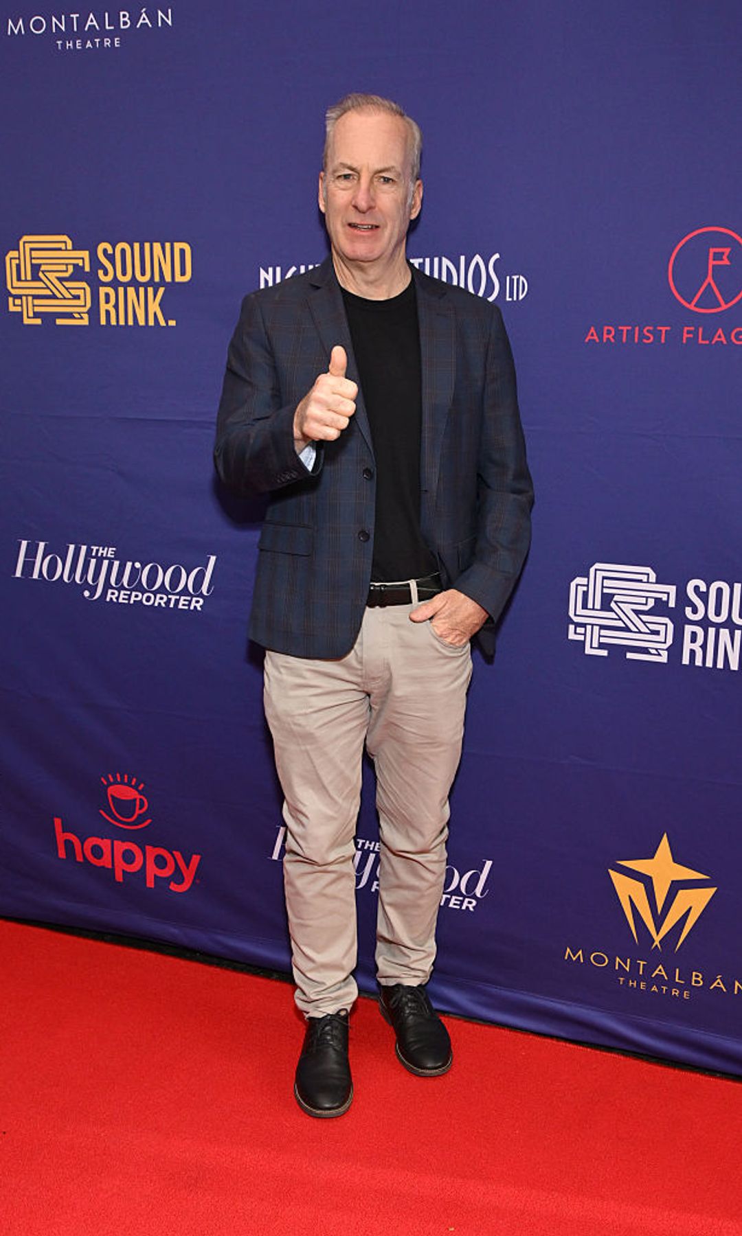 Bob Odenkirk asiste al espectáculo benéfico Alt Comedy All-Stars 2026 en Hollywood