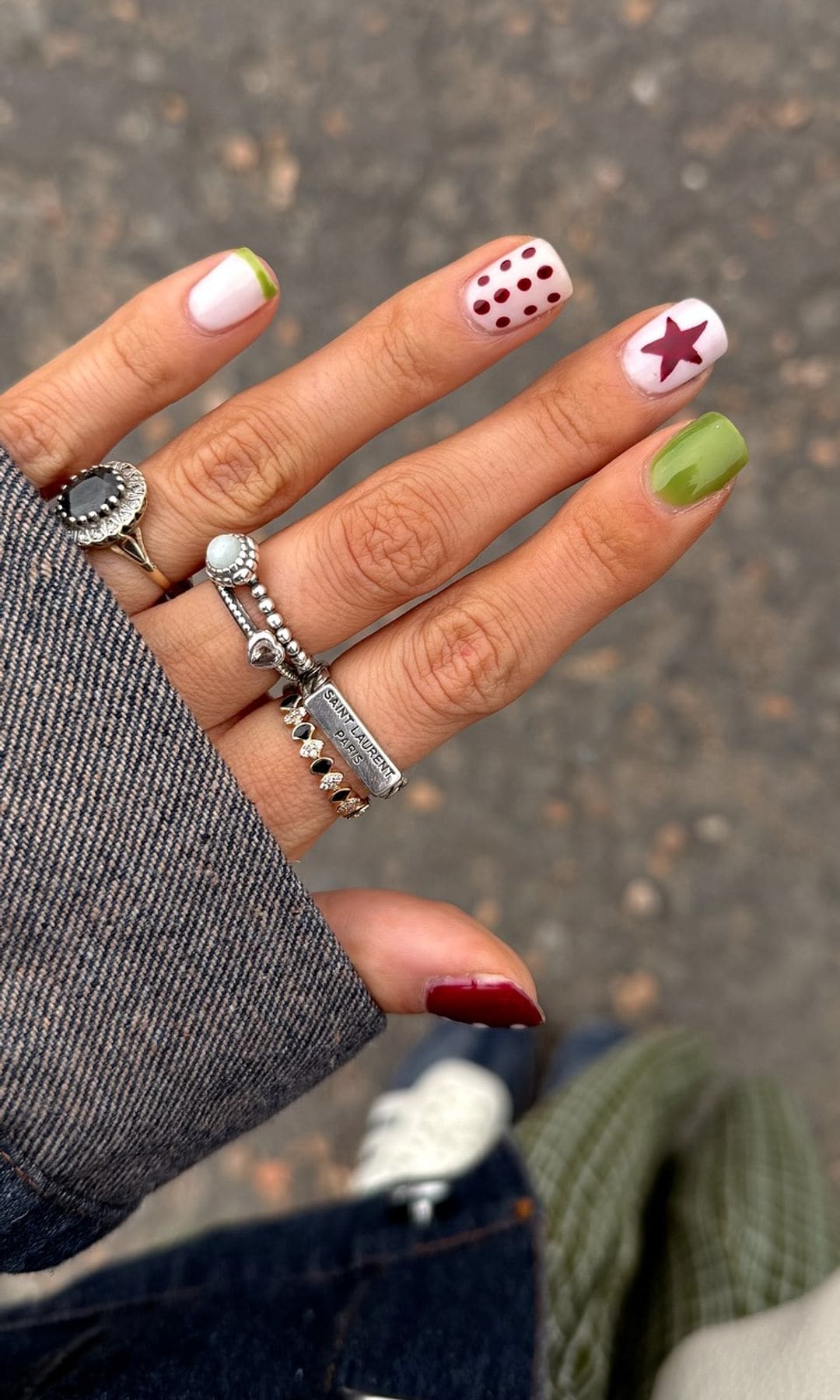 Manicura de estrellas variada