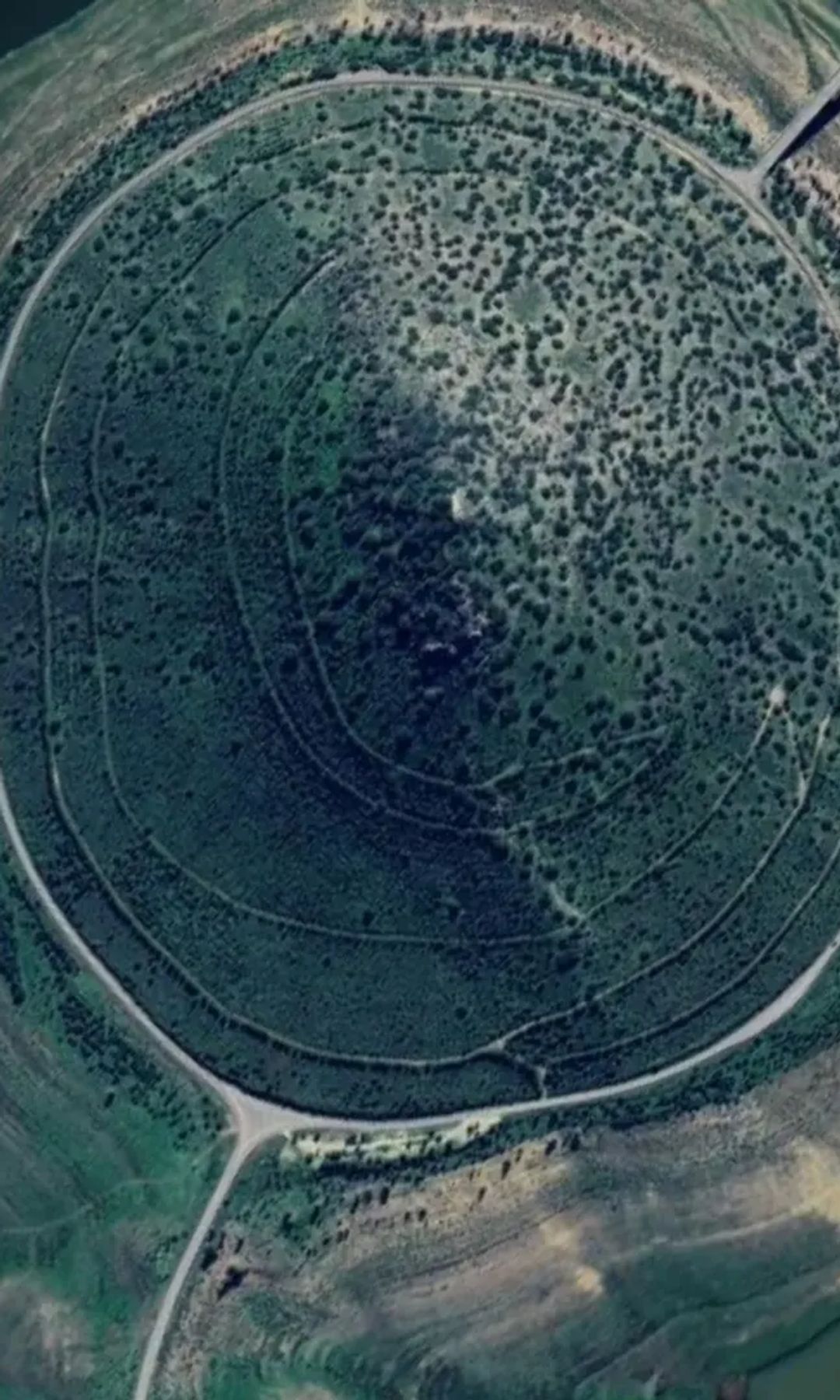 El Cerro Masatrigo dibuja un círculo casi perfecto rodeado por una carretera de más de 1,3 kilómetros