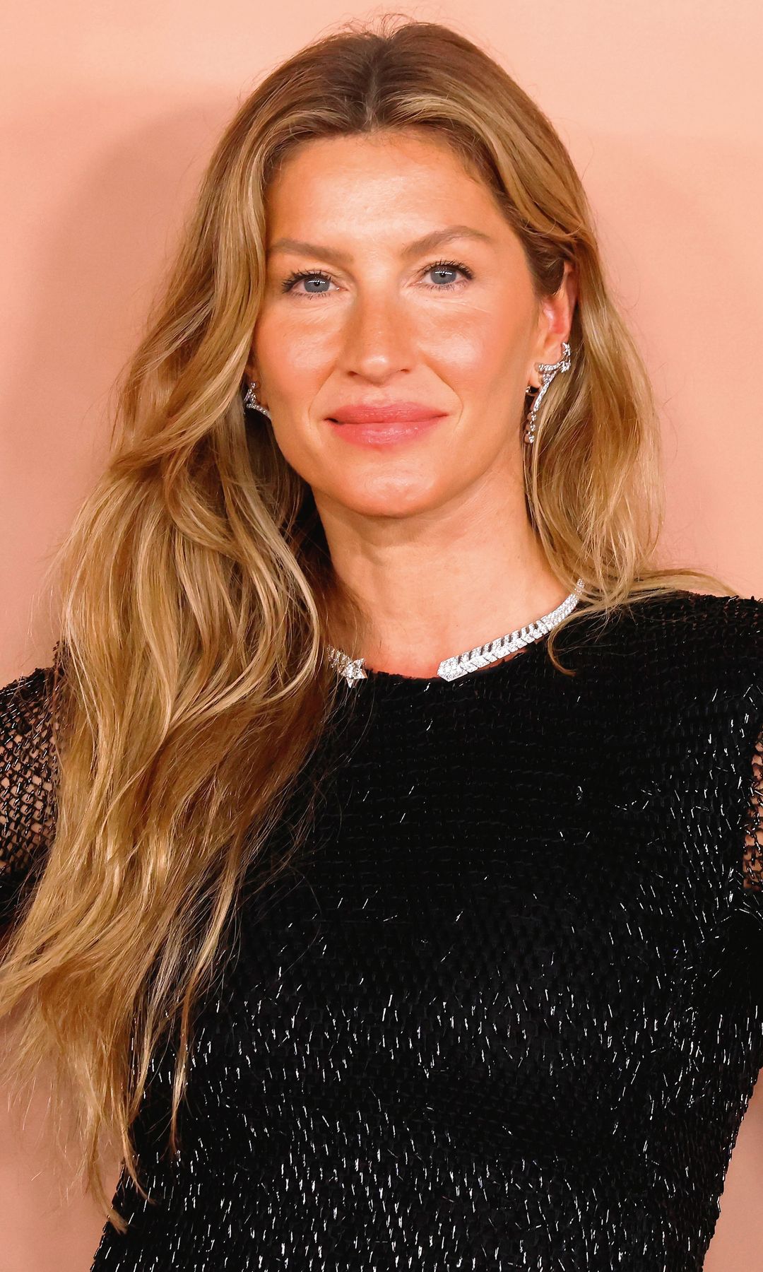 Gisele Bundchen, la modelo se muestra espectacular con una melena tono miel