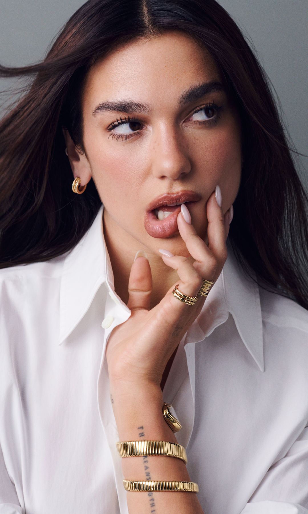La cantante se consolida como un ícono de la moda al ser parte de la familia Bvlgari.
