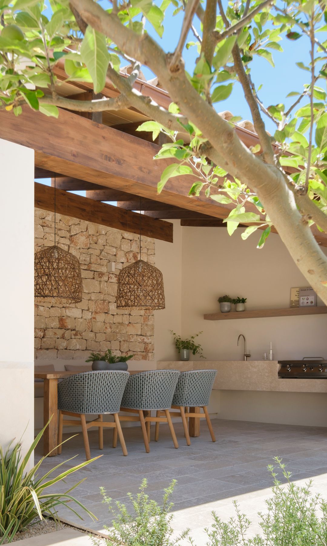 Exterior con cocina de obra