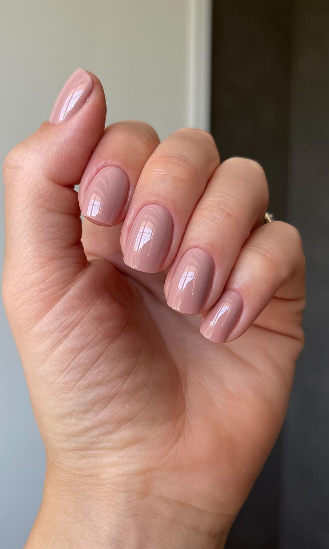 Manicura con color natural