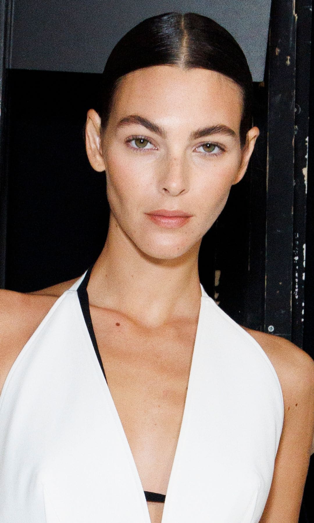 Vittoria Ceretti en el backstage del desfile de Max Mara