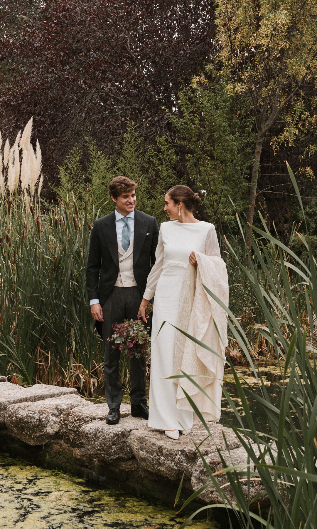 Boda en Madrid con vestido con puños bordados de Fátima Gónzalez