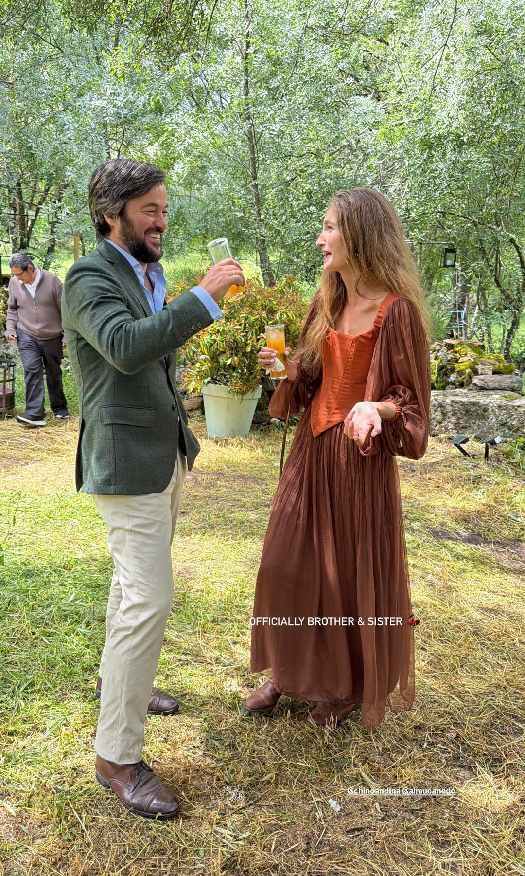 Almudena Cañedo y Chino Andina