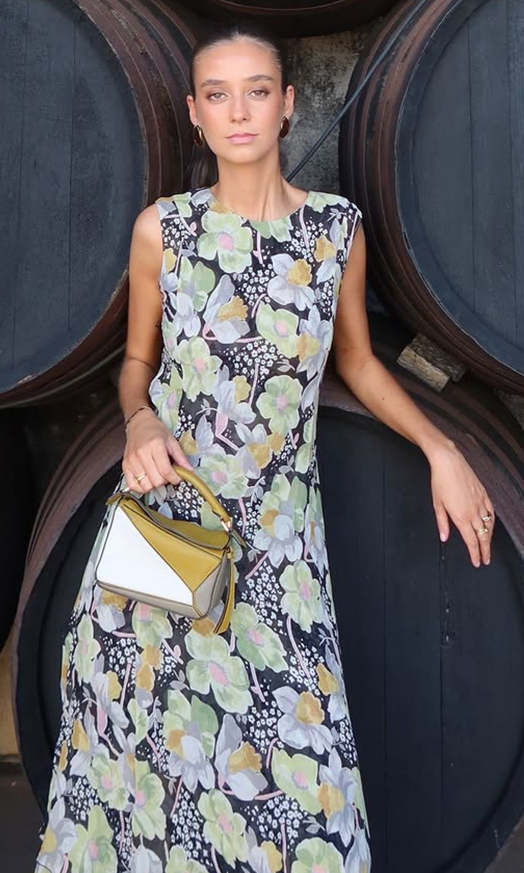 Victoria Federica se corona como la invitada perfecta de entretiempo con un vestido de flores que fichó en pasarela y conecta con su padre