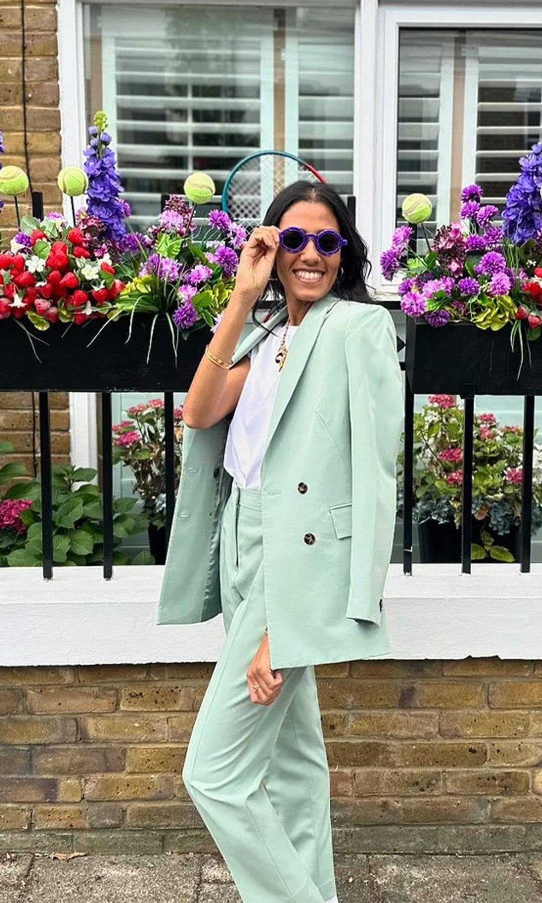Look con traje de color verde de Wimbledon