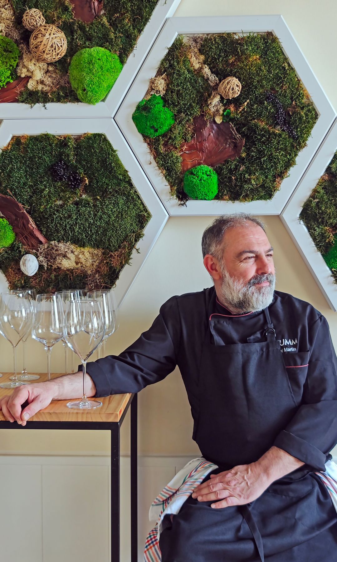 Chef Ángel Martín en su restaurante Huumm, Coria, Cáceres